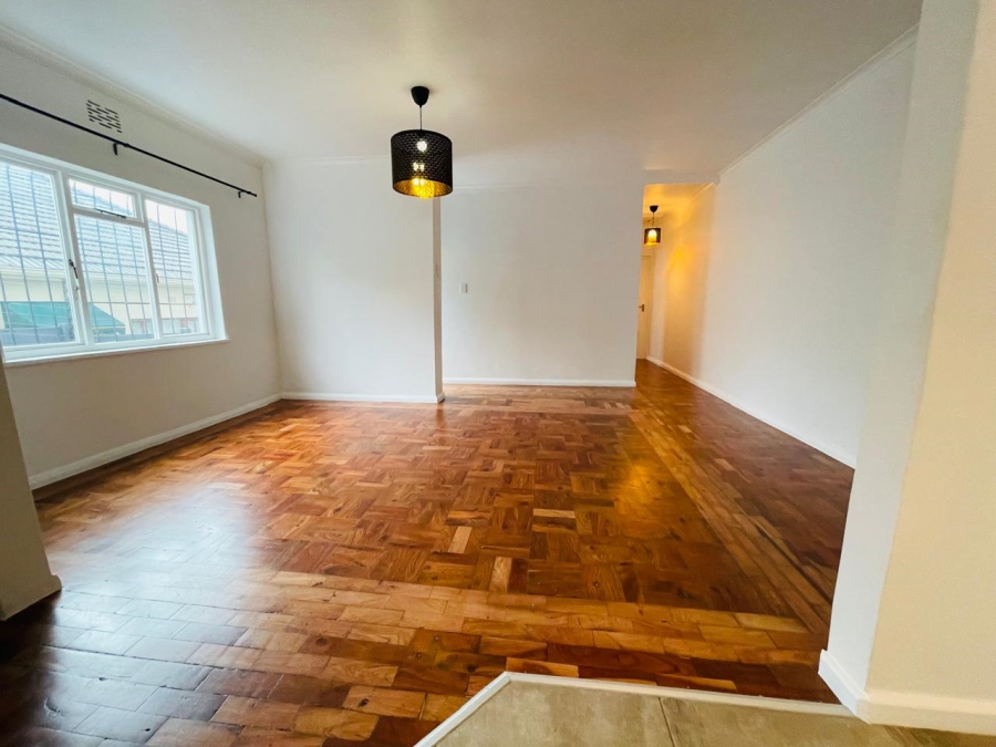 2 Bedroom Property for Sale in Vredehoek Western Cape